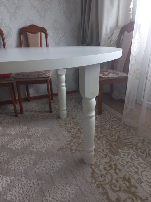 Стол для гостиной