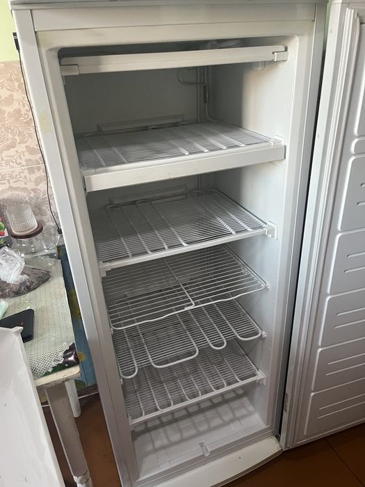 Продам морозильную камеру