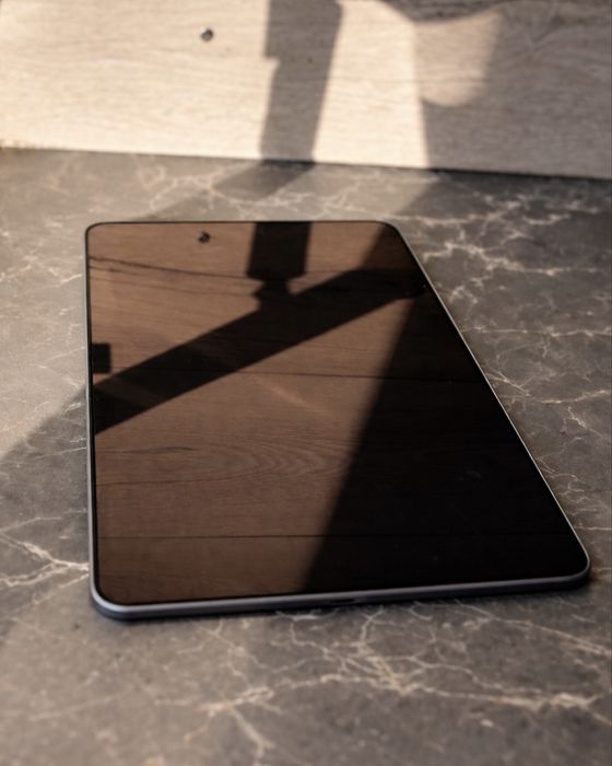 iPad Air 5 (M1 2022) 64GB с гаранция, калъф и протектор