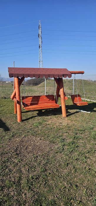 Mobilier rustic din lemn masiv