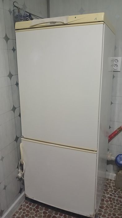 Холодилник сатылады