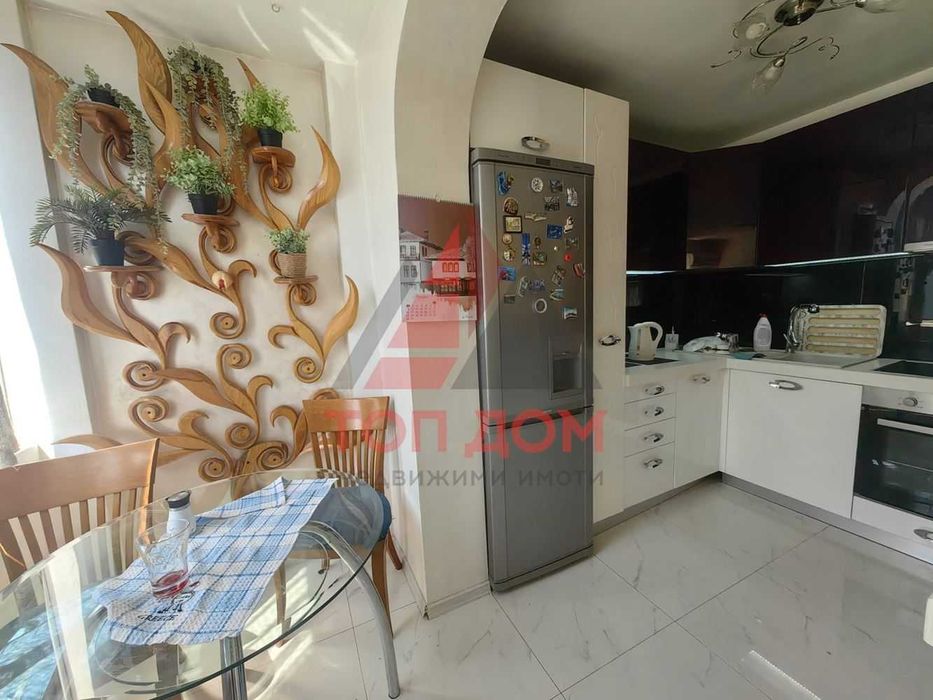 Дава се под наем Тристаен апартамент в Варна, Център - 82 кв.м за 663 € - Снимка #3