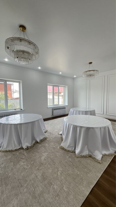 Сдаю в аренду столы со стульями!