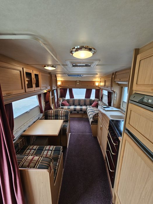 Rulota caravana Compass Aztec 600 cu Aer Conditionat 2004