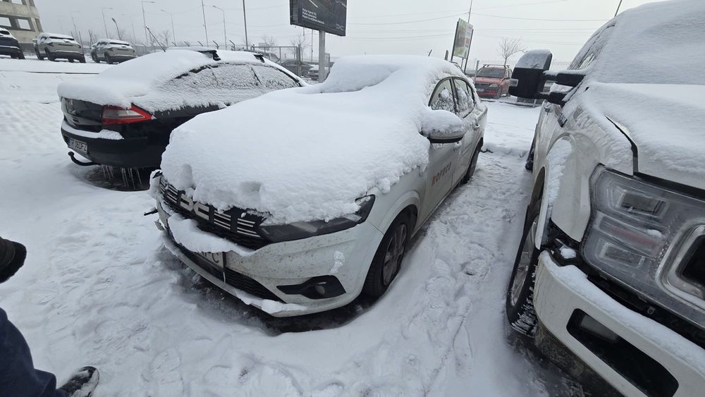 Dacia logan avariat lovit