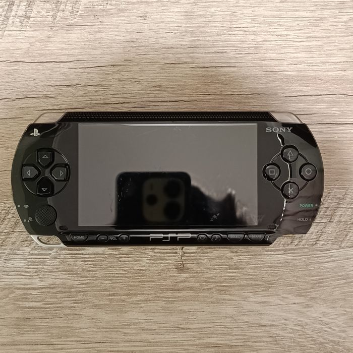 Продам PSP 1000 прошитая