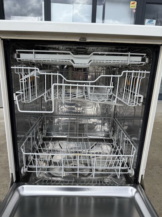 Свободностояща съдомиялна Миеле 60 см