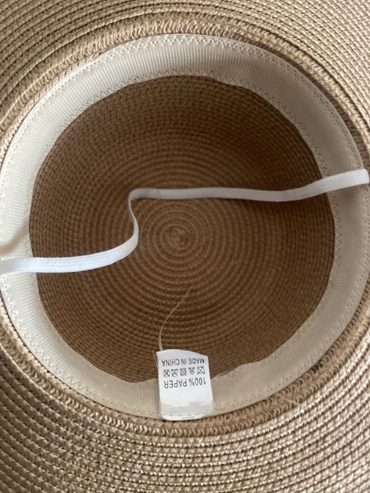 Шляпа с широкими полями