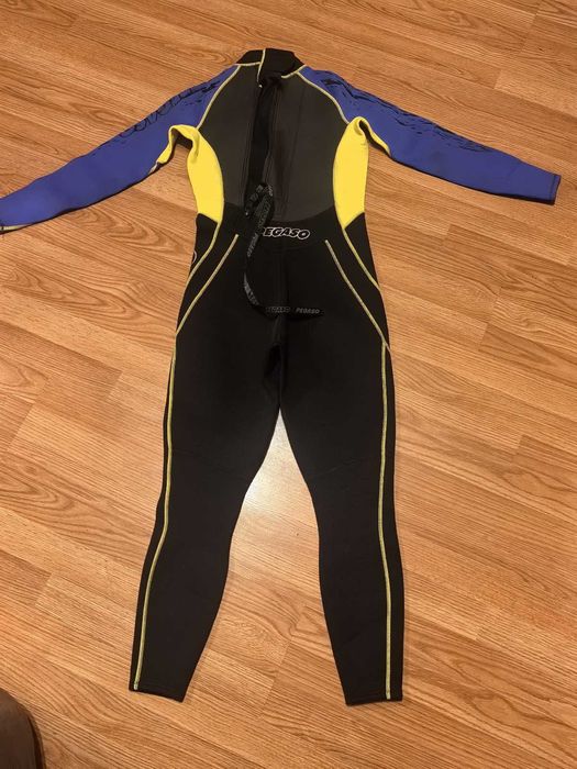 Неопренов гащеризон за гмуркане.