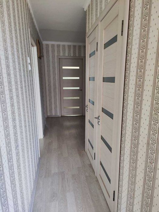 Продается  3 ком кв мкр Строитель