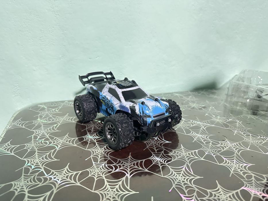 Masinuta beast cu telecomanda