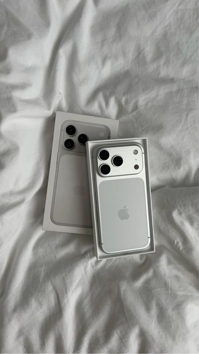 Проладается Iphone 17 PRO