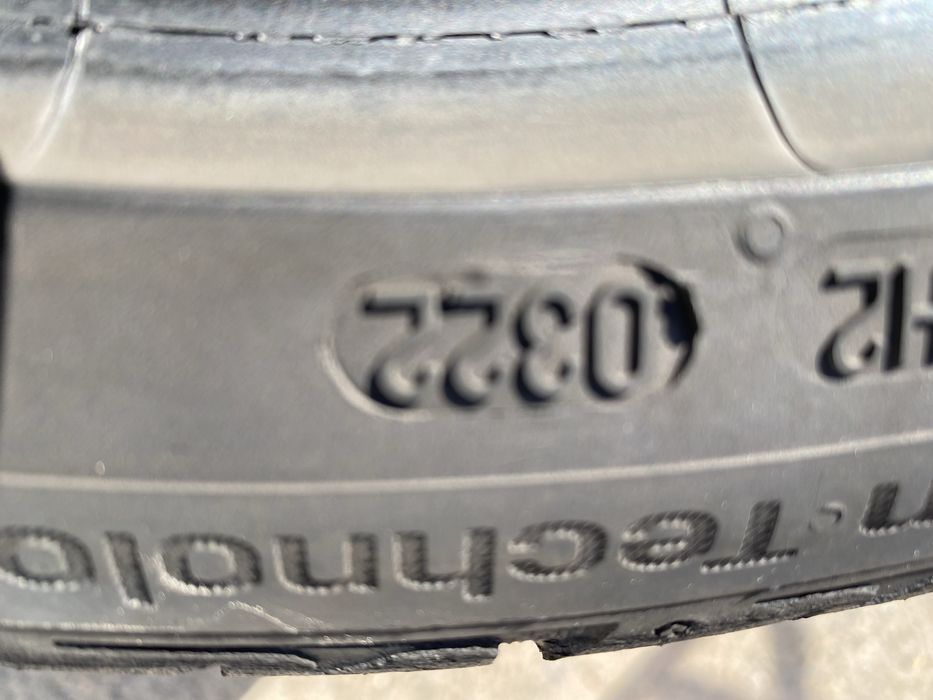 235/35/19 пара бу юнироял