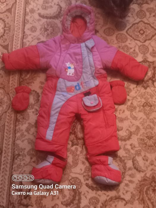 Продам срочно комбинезон на девочку от 0 до 2х лет