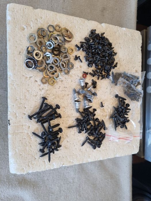 Pachet dif suruburi Boxe, piulite Potentiometre, etc.