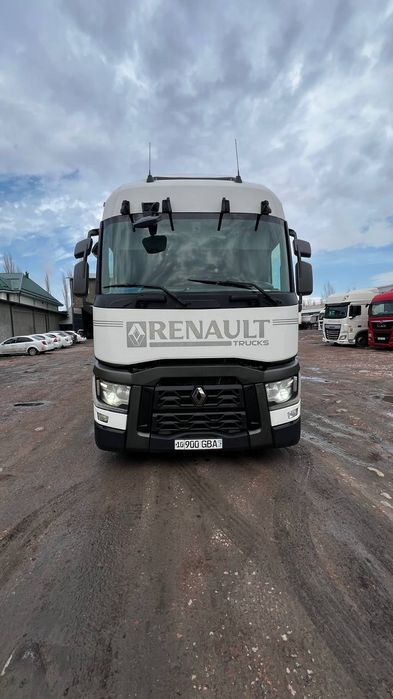 Продается грузовик в хорошем состоянии RENAULT/ KAESSBOHRER мега