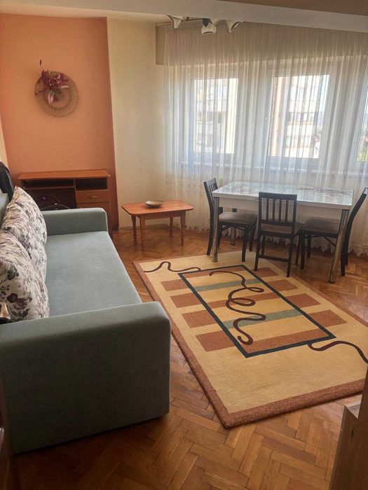 Inchiriez apartament
