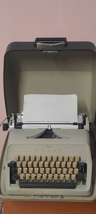 Mașină de scris Adler Gabrielle 10 impecabilă
