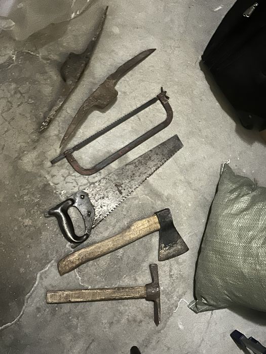 Инструменты (молоток, пила, и тд)