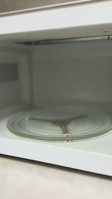 Продам микроволновую печь LG