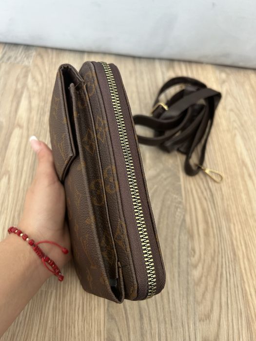 Чанта портмоне с дълга дръжка