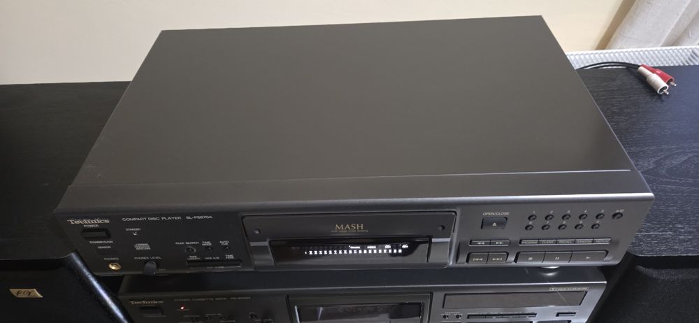Technics cd player sl ps  670A  impecabil cu telecomanda  originala