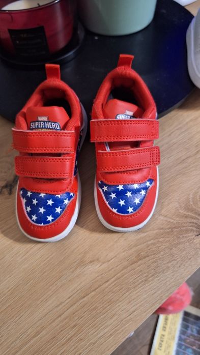 Детски маратонки Адидас Марвел