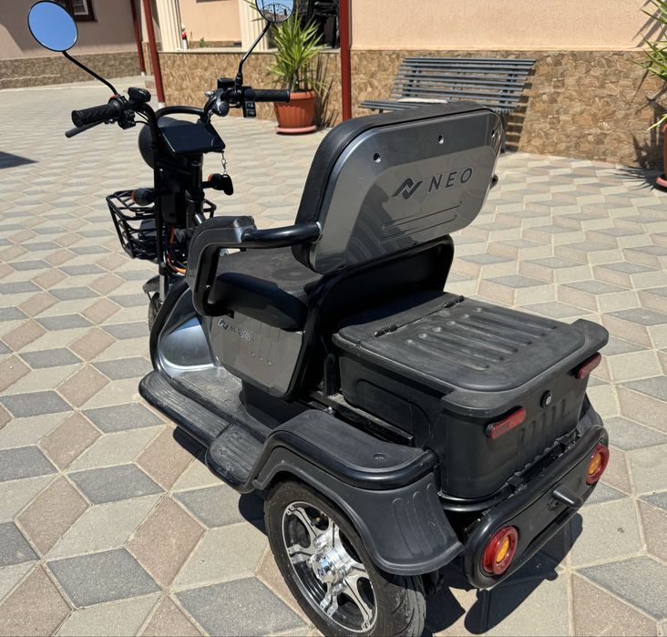 Vand triciclu electric!