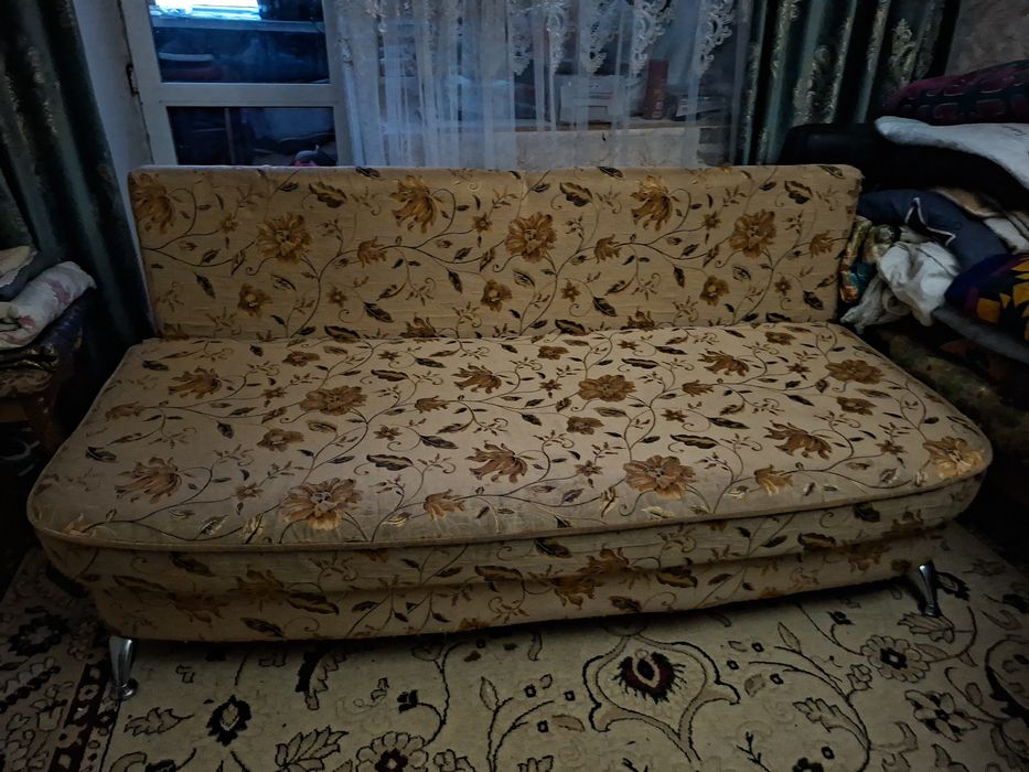 Срочно продам 2 дивана