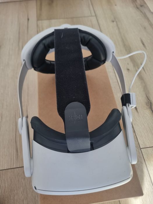 Oculus / Meta Quest 2 64GB + KIWI Elite Strap cu baterie + Face Cover