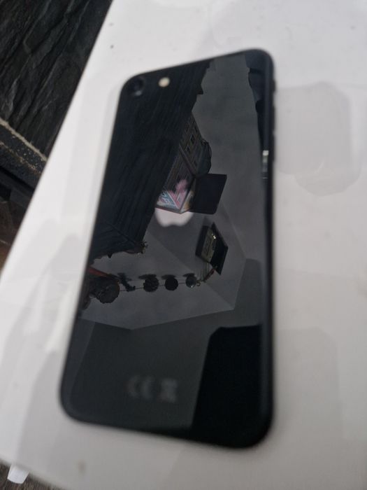 Iphone se 2020 за части