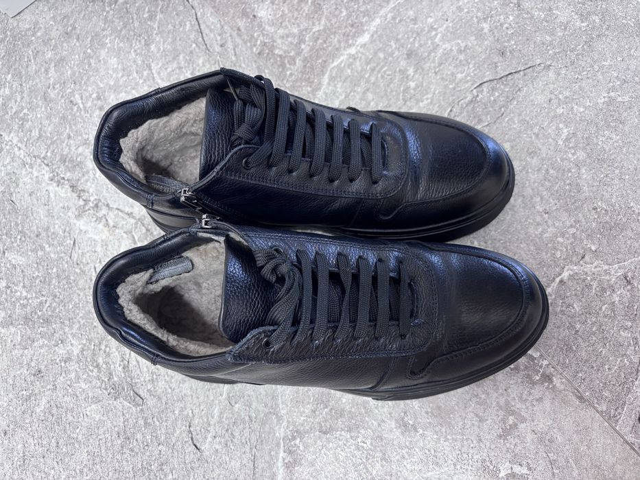 Продам зимние ботинки