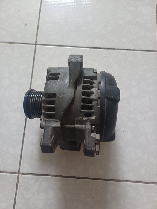 Генератор тойота 2.4  камри раф 4