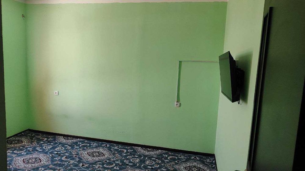 Naxtga 2 xonali uy sotiladi.