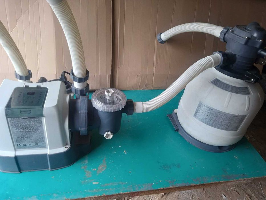 Продавам филтър и помпа за голям басейн