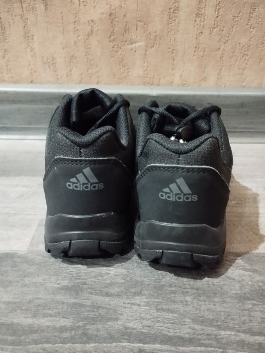 Маратонки , Adidas 32 номер