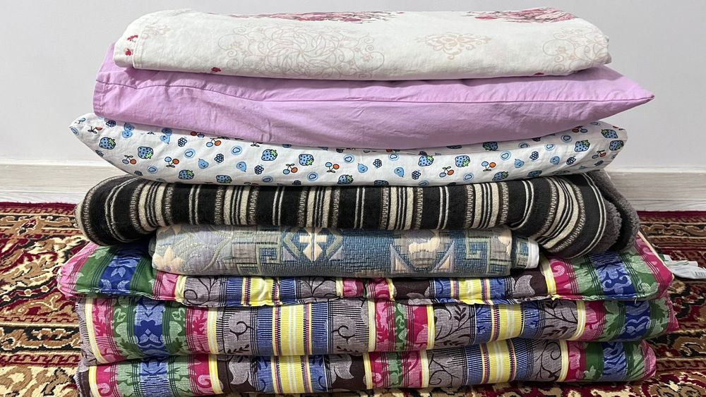 Срочно продам корпе, одеяло, подушки