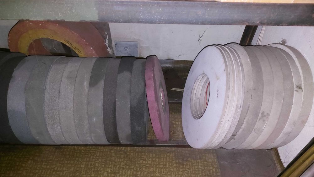 Абразиви,въздушна група,патронници,опори за стяги,люнети