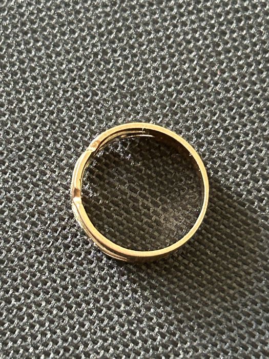 Кольцо золотое , вставка бриллианты