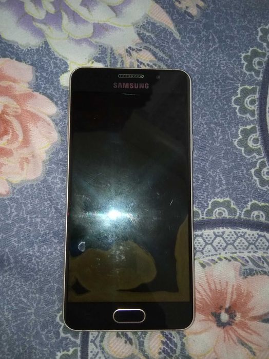 Telefon srochna sotiladi