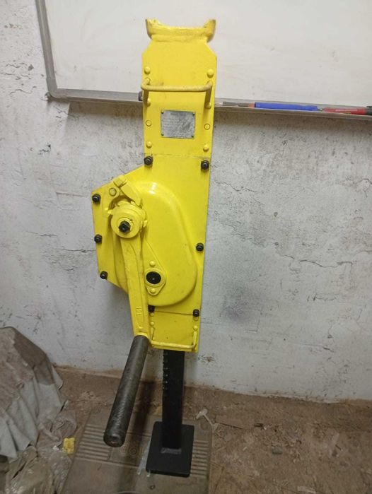 Реечный домкрат..