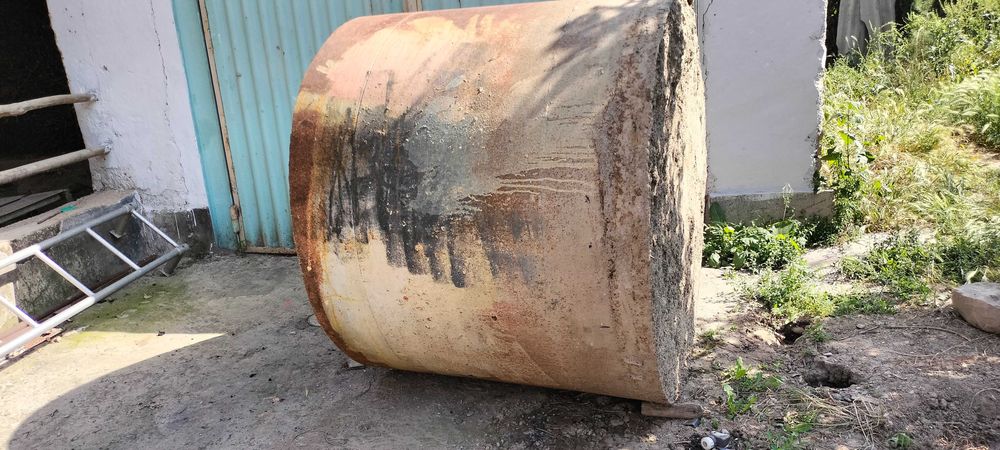 Продается металлическая ёмкость бочка лист