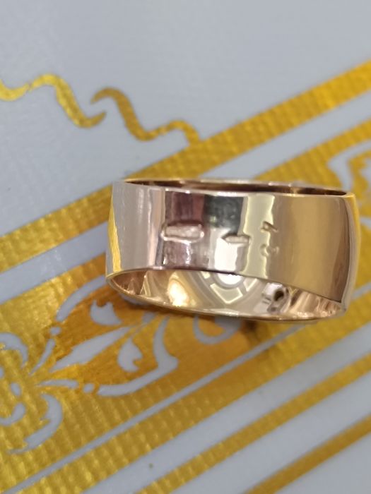 Продаю Обручальное кольцо