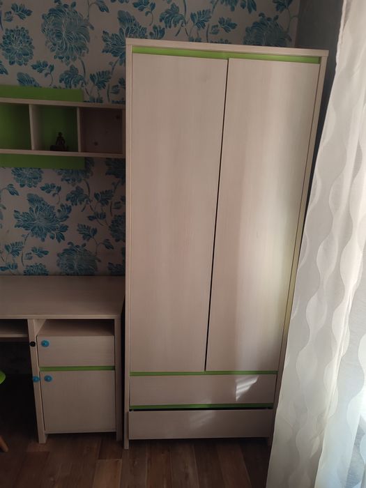 Продам стенку в детскую , производство Беларусь