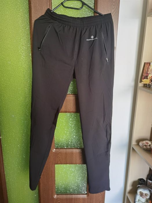 Pantaloni de sport