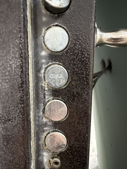 Продам входную дверь METAKO