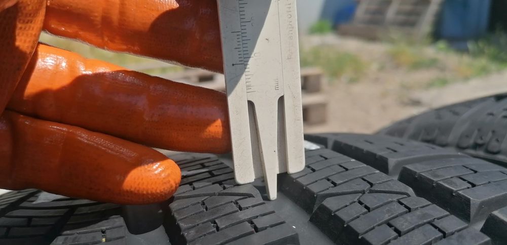 245/45/17 Пирели ДОТ 2015 г - 8 + мм