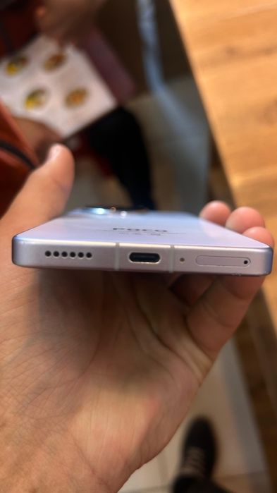 Продам Poco F7 pro