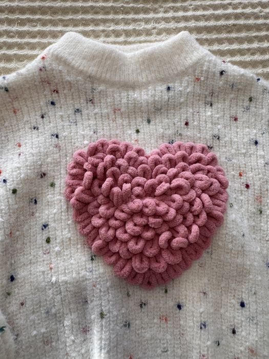 Продам новый свитер для девочки