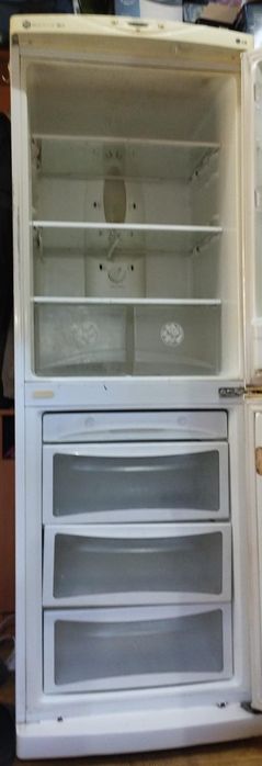 Продам холодильник LG